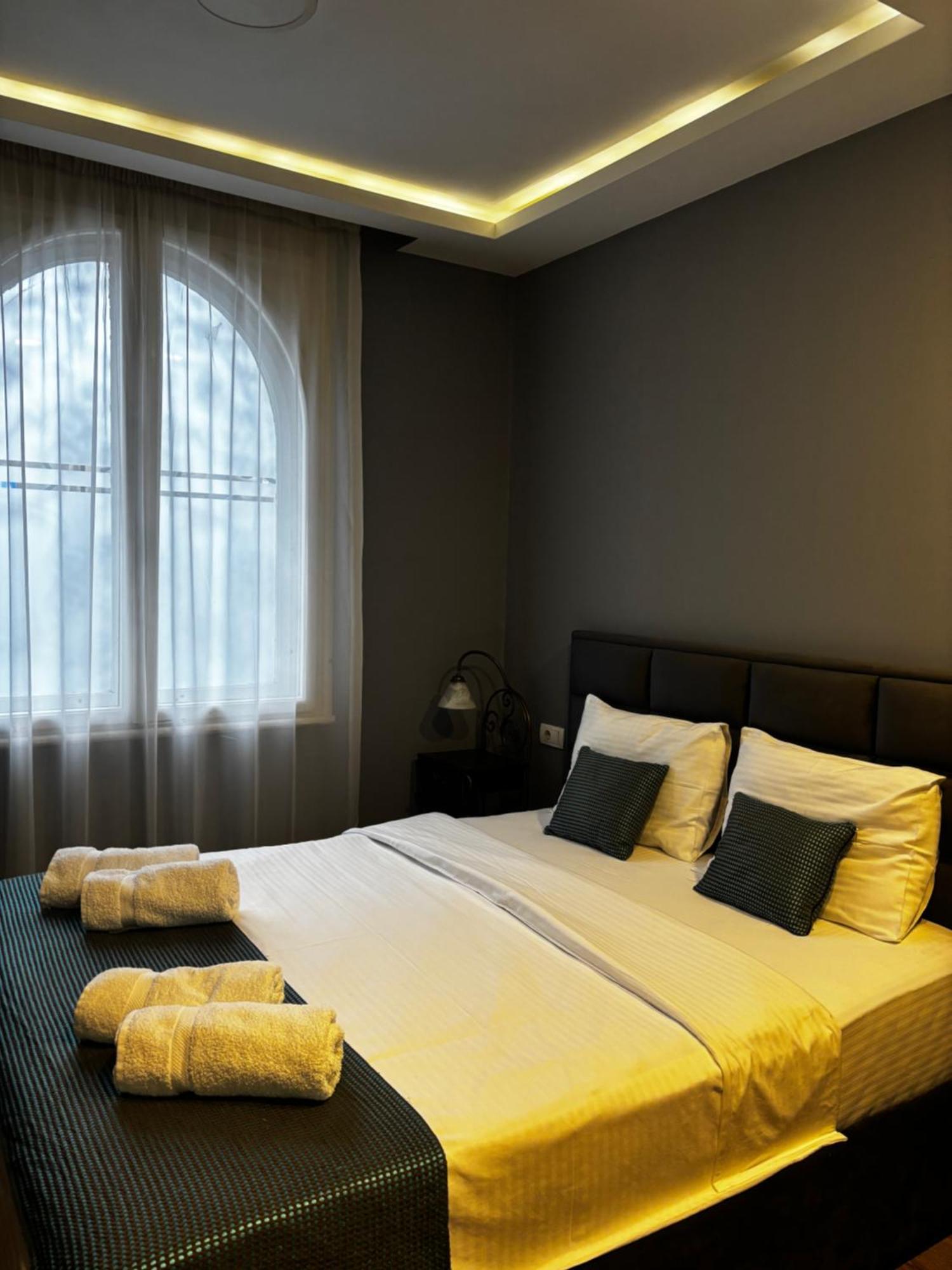 Hotel Dum By Muskat ベオグラード エクステリア 写真